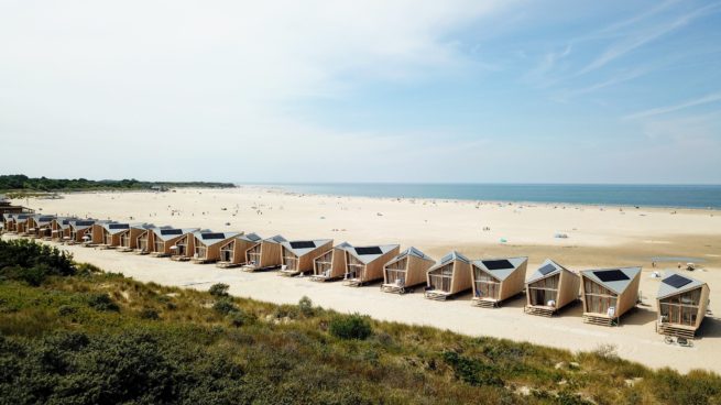 Breezand_Beachhouses-Strand-Vrouwenpolder-zee-strandhuis